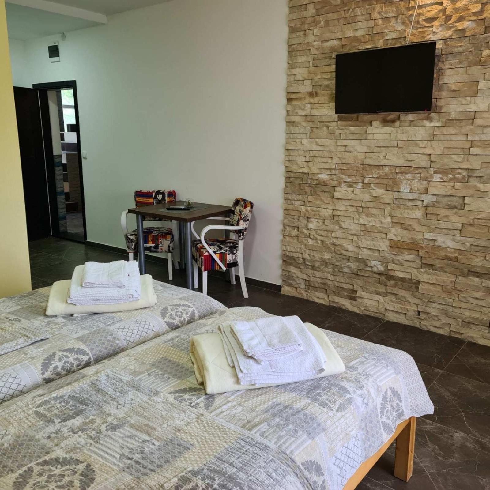 Ra Apartmani Vrdnik Exterior foto